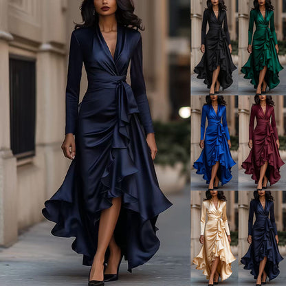 Satynowa Sukienka z Dekoltem w Serek i Falbaną